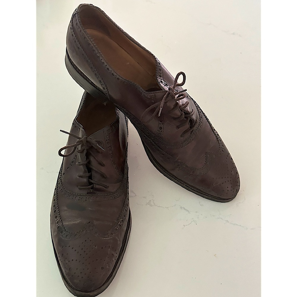 ALL LEATHER LUCCHESE MEN’S SHOES SIZE 10. MADE IN ITALY.